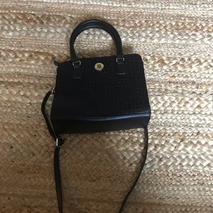 Tommy hilfger cross body purse